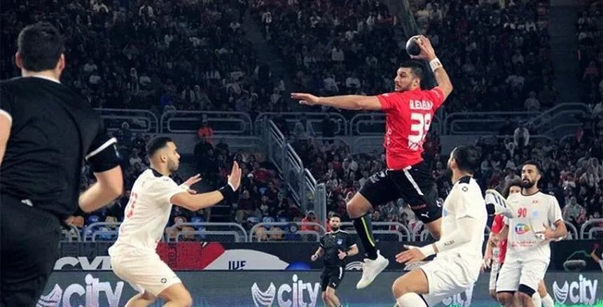 الشوط الأول.. منتخب مصر يلامس لقب أمم أفريقيا لكرة اليد بالتقدم على الجزائر 17-10