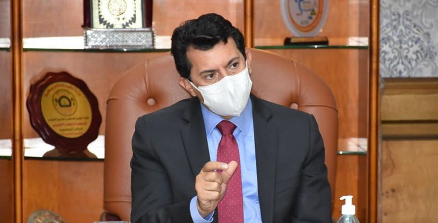 وزير الرياضة: بدأنا دراسة الوضع القانوني الخاص بتبرعات الأهلي