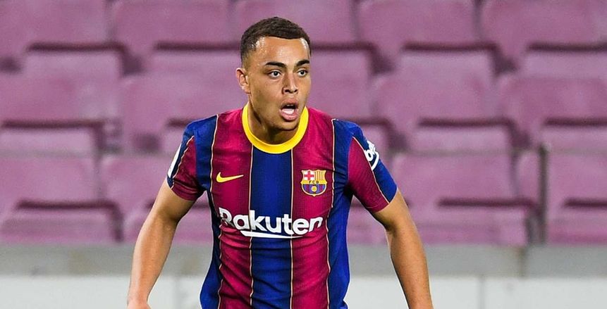 برشلونة يعلن إصابة ديست في العضلة نصف الوترية
