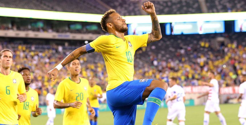 البرازيل تفوز على السعودية بثنائية في السوبر كلاسيكو