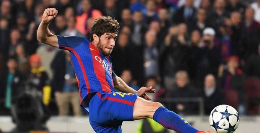 بالفيديو| طرد «سيرجي روبيرتو» من مواجهة ريال مدريد وبرشلونة
