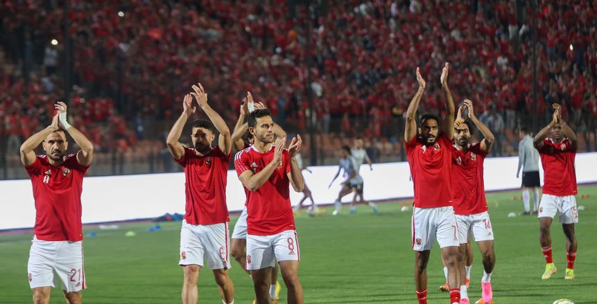 هل يتوج الأهلي بدرع الدوري في استاد برج العرب؟