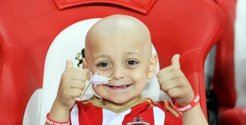 إيفرتون ينظم مباراة خيرية تكريما للطفل الراحل "برادلي"