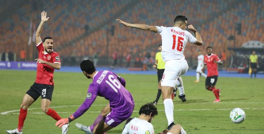 كورونا يضرب الدوري المصري.. الأهلي والزمالك وسموحة أبرز الضحايا
