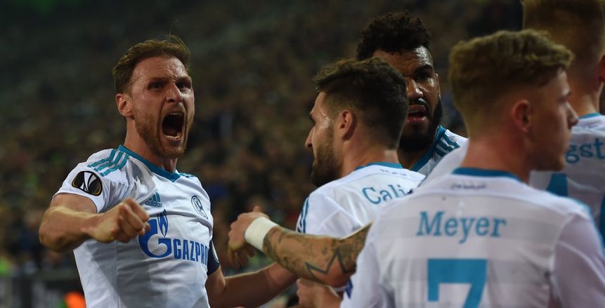شالكة يقصي مونشنجلادباخ في مباراة مجنونة بالدوري الأوروبي