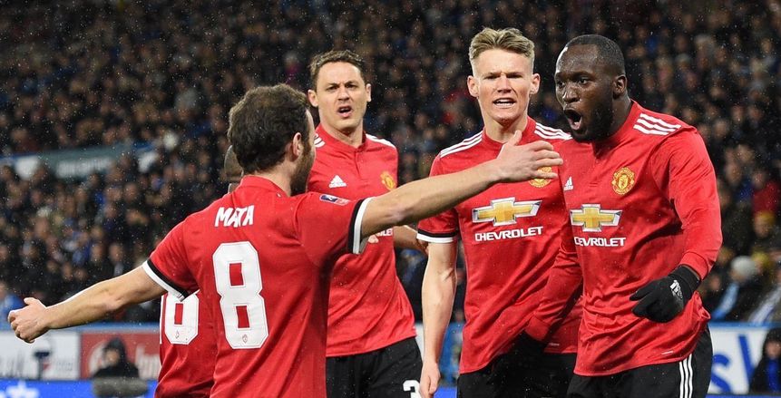 لوكاكو يقود اليونايتد إلى ربع نهائى الكأس بثنائية في هدرسفيلد
