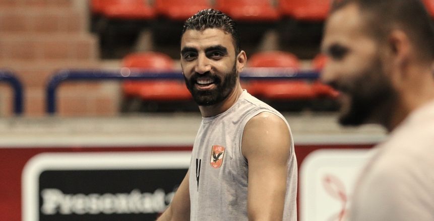 أحمد صلاح يعود إلى القاهرة بعد إيقاف نشاط الدوري العراقي بسبب الحرب
