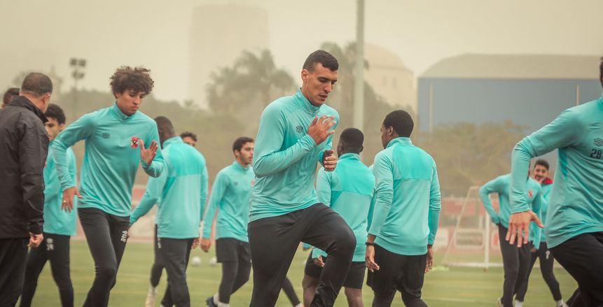 ثلاثي الأهلي المحترف يشارك في تدريبات الفريق