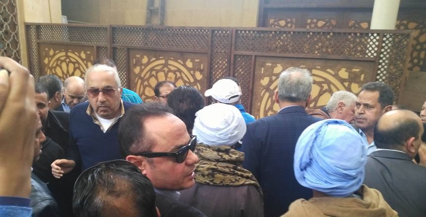 بالصور| توافد نجوم الكرة على جنازة أحمد رفعت
