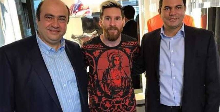 عاجل| بالصور| وصول "ميسى" إلى القاهرة.. وطائرة هليكوبتر بإنتظاره لنقله إلى الأهرامات