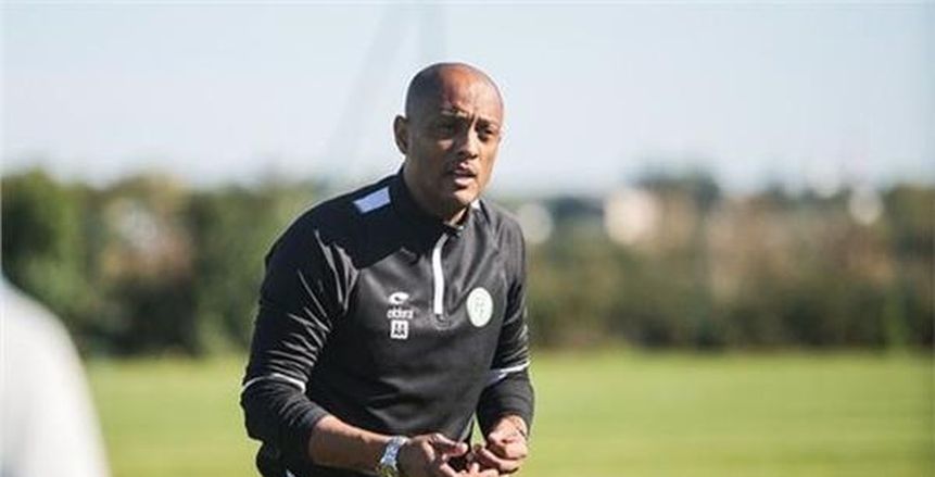 مدرب جزر القمر: الجابون يمتلك طريقة لعب فريدة.. وعلينا التماسك أمامه