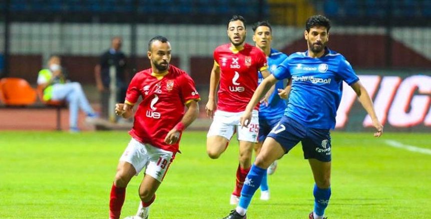 أمطار كثيفة علي ملعب مباراة سموحة والأهلي.. وعرفات يؤازر الموج الازرق