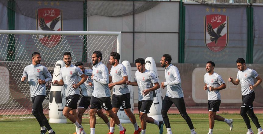 كهربا وبواليا على رأس 20 لاعبا في قائمة الأهلي لمباراة المريخ السوداني