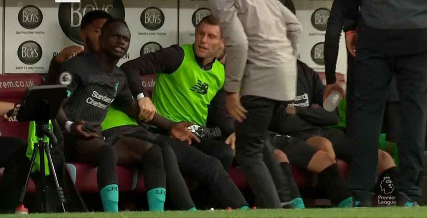 بالفيديو.. غاضبا من "صلاح".. ساديو ماني ينفعل أثناء خروجه من مباراة بيرنلي