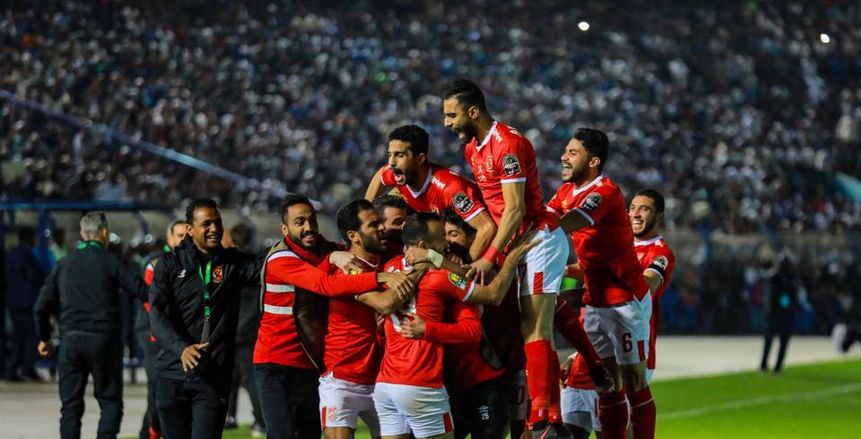 الأهلي يتقدم على طلائع الجيش في الشوط الأول بهدف اجاي (فيديو)