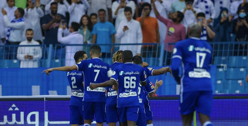 بحضور رونالدو.. الهلال يسقط النصر بثنائية في الدوري السعودي