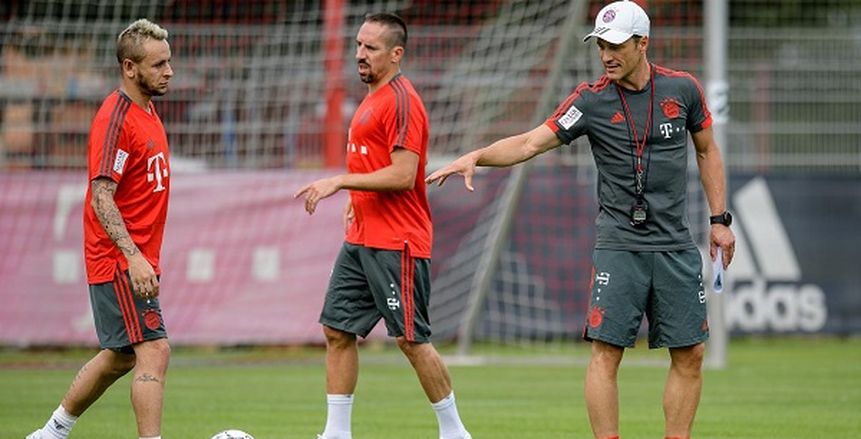 في إنجاز تاريخي.. مدرب بايرن يحصد لقب الكأس والسوبر مع فريقين في 3 أشهر فقط