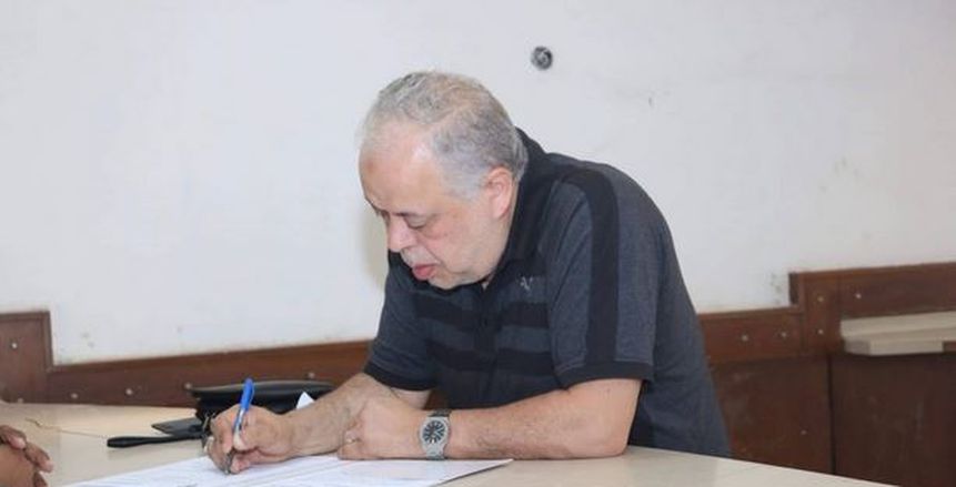أحمد جلال إبراهيم يطمئن على أشرف زكي