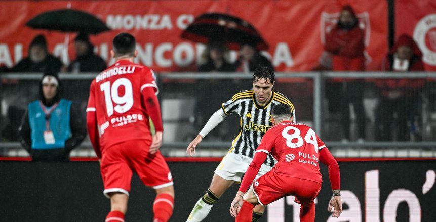 يوفنتوس يهزم مونزا ويتصدر الدوري الإيطالي مؤقتا