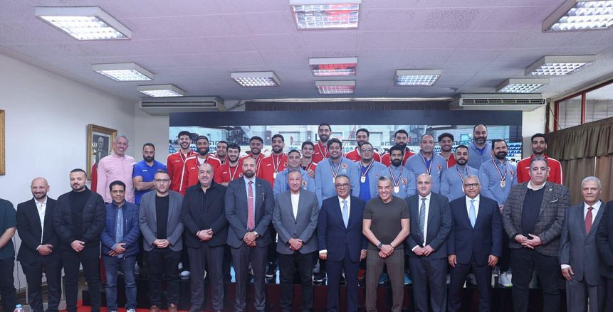 رئيس اتحاد السلة يهنئ الأهلي على تتويجه بدوري المرتبط