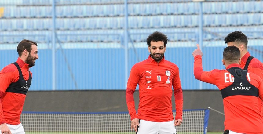 محمد صلاح للاعبي الفراعنة قبل مباراة السنغال: «عايزين رجالة في الملعب»