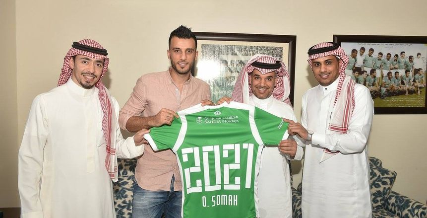 «السومة» يجدد تعاقده مع الأهلي السعودي