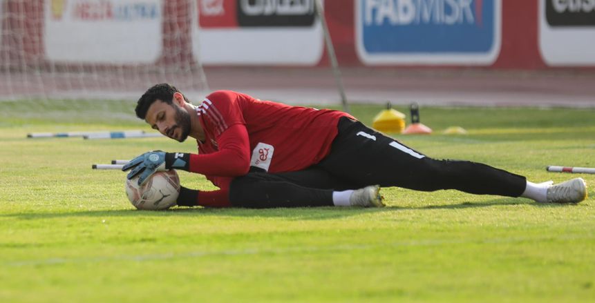 مصدر بالأهلي يكشف حقيقة رحيل محمد الشناوي