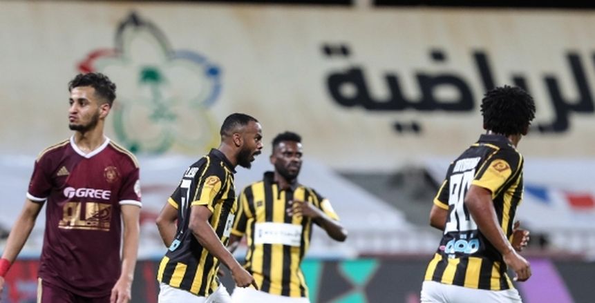 الاتحاد ينجو من الهزيمة أمام الفيصلي.. والاتفاق يتعادل أمام الفتح بالدوري السعودي