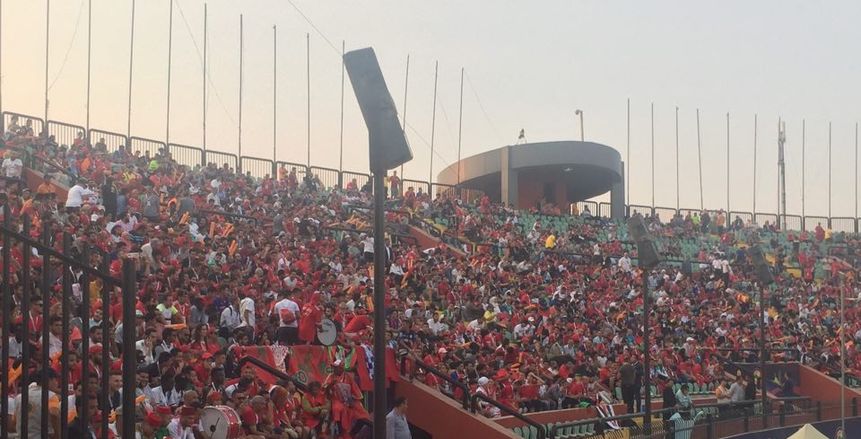 بالصور| ستاد السلام يفصل ما بين جماهير المغرب والجزائر