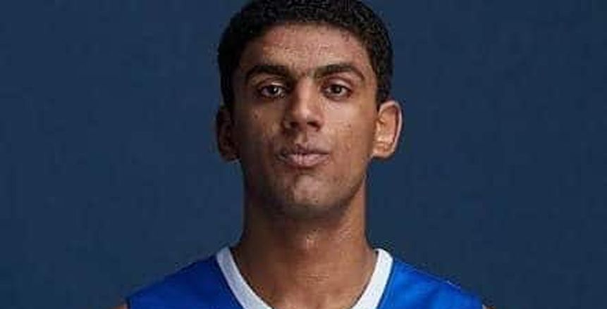 بالصور| فريق جامعة امريكي يكرم لاعب منتخب مصر الراحل بطريقته الخاصة