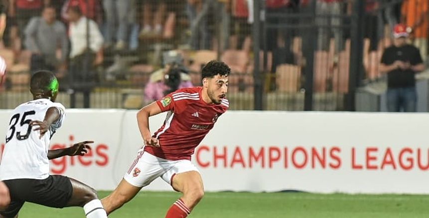 عروض احتراف تنتظر أكرم توفيق بعد تألقه مع الأهلي والمنتخب (خاص)