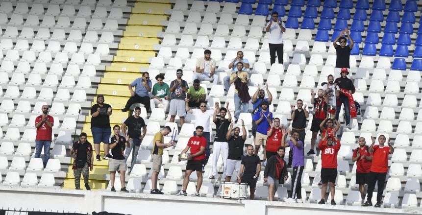جماهير الأهلي تشعل الدار البيضاء بهتافات تحفيزية للفريق «فيديو»