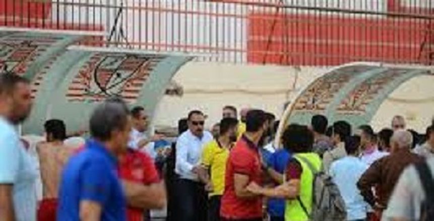 إيقاف مدرب البلدية مبارتين بعد اشتباكه مع لاعبي غزل المحلة