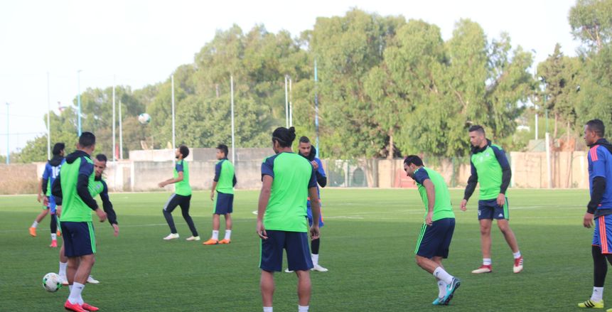 بالفيديو| المصري يؤدي مرانه على ملعب البليدة استعدادا لنهضة بركان