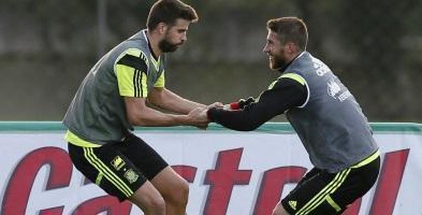 "بيكيه" ساخرا من إنجازات ريال مدريد: "مفيش مقارنة"