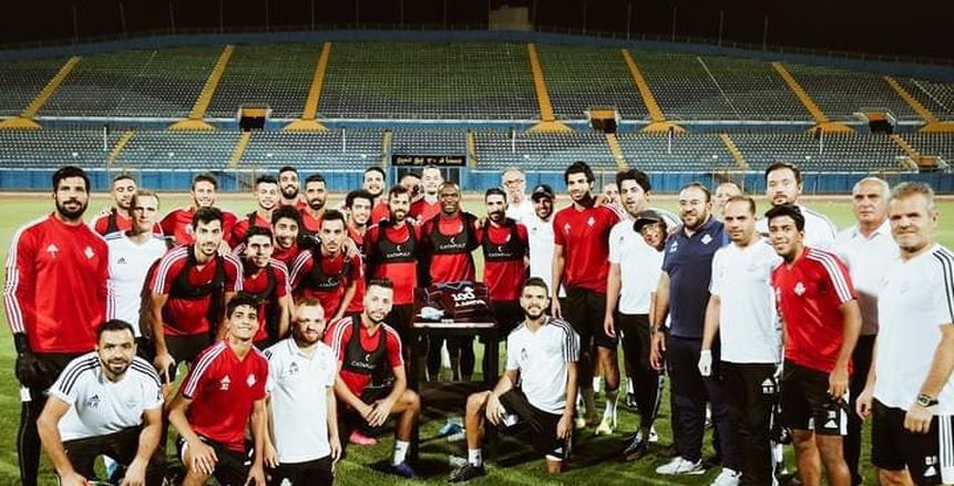 بيراميدز يحتفل بدخول أنطوي نادي المائة هدف