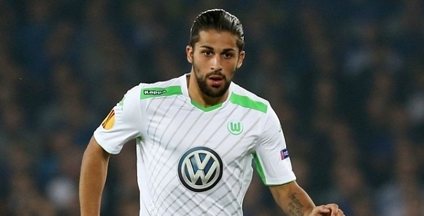 لاعب ميلان يغلق الباب في وجه باريس سان جيرمان