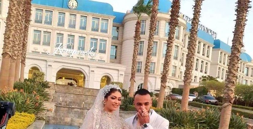 أفشة يظهر بالأبيض قبل زفافه.. وعمر كمال يحيى أولى فقرات الحفل «صور»