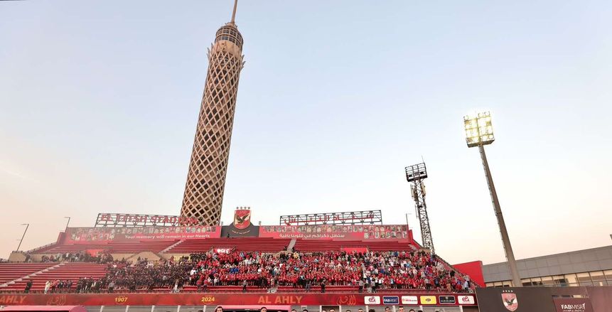 كواليس احتفال فريق الكرة بالأهلي بأبطال اليد بعد التتويج ببرونزية العالم