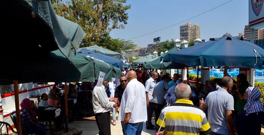 كاميرات مراقبة داخل سرادق التسجيل في عمومية الزمالك