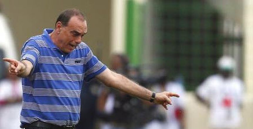 «جرانت» بعد نفيه تلقى تهديدات بالقتل: أنا مدرب كرة قدم ولست سياسياً