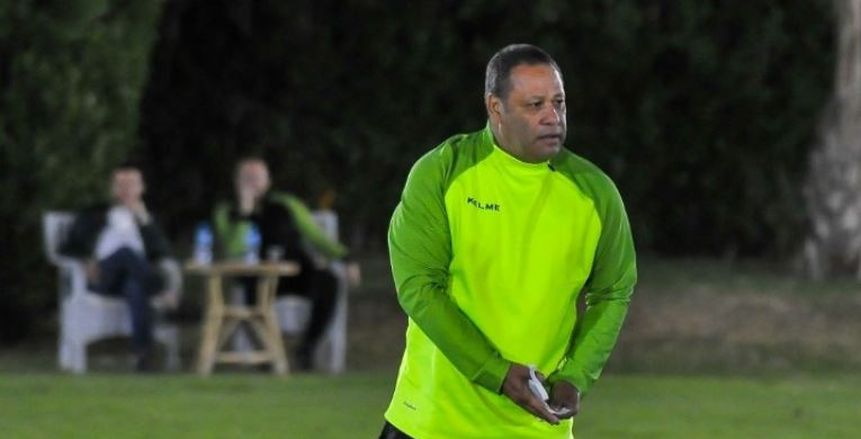 المدرب العام لمنتخب مصر يتابع مباراة الأهلي وبتروجت