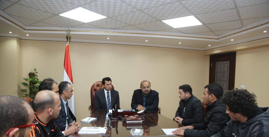 وزير الرياضة يتدخل وينهي أزمة لاعبي منتخب المصارعة