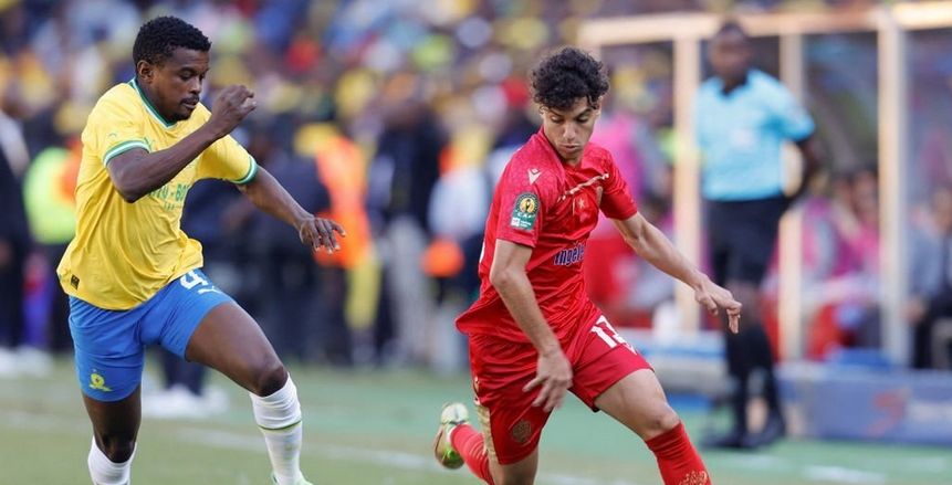 تقارير: عبدالله حيمود يفاجئ لاعبي الوداد قبل مباراة الأهلي