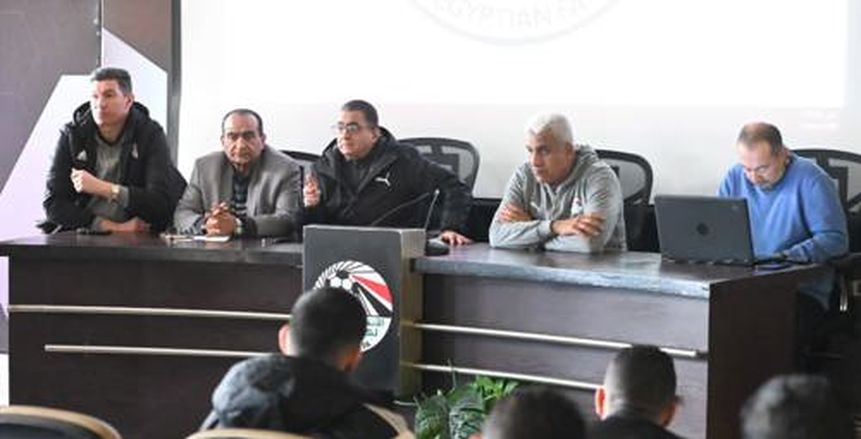 أوسكار رويز يستدعي حكام قمة الأهلي والزمالك لاجتماع طارئ قبل المباراة