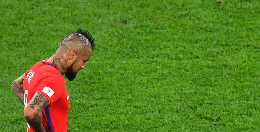 بالصور| فيدال يتراجع عن الاعتزال الدولي