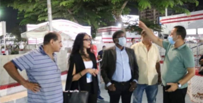 رئيس الزمالك يستقبل وفد سيمبا التنزاني ويهديه درع النادي