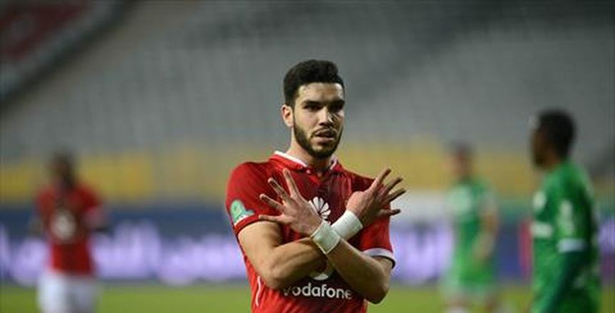 فرص مهدرة وسخرية من الرحيل وبحث عن مهاجم.. وليد أزاو بطل إثارة الجدل في الأهلي