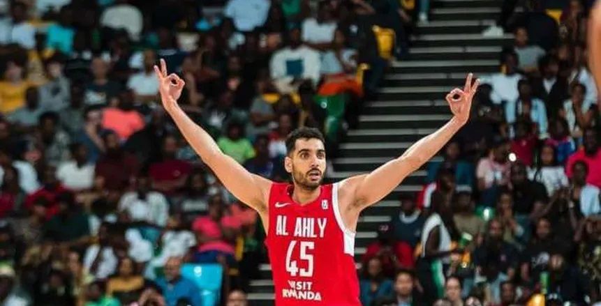 الأهلي يعلن تجديد تعاقده مع إيهاب أمين لتدعيم فريق السلة