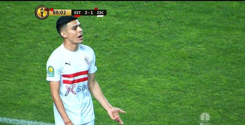 أشرف بن شرقي يعترض على باتشيكو بعد استبداله في مباراة الترجي